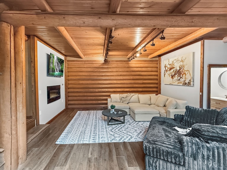 Fern Ridge Cabin - Hot Tub / Sauna / Cold Plunge - Lake Marcel, WA