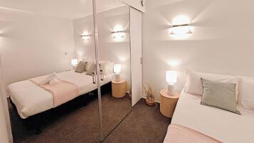 2 bedrooms, iron/ironing board, WiFi, bed sheets