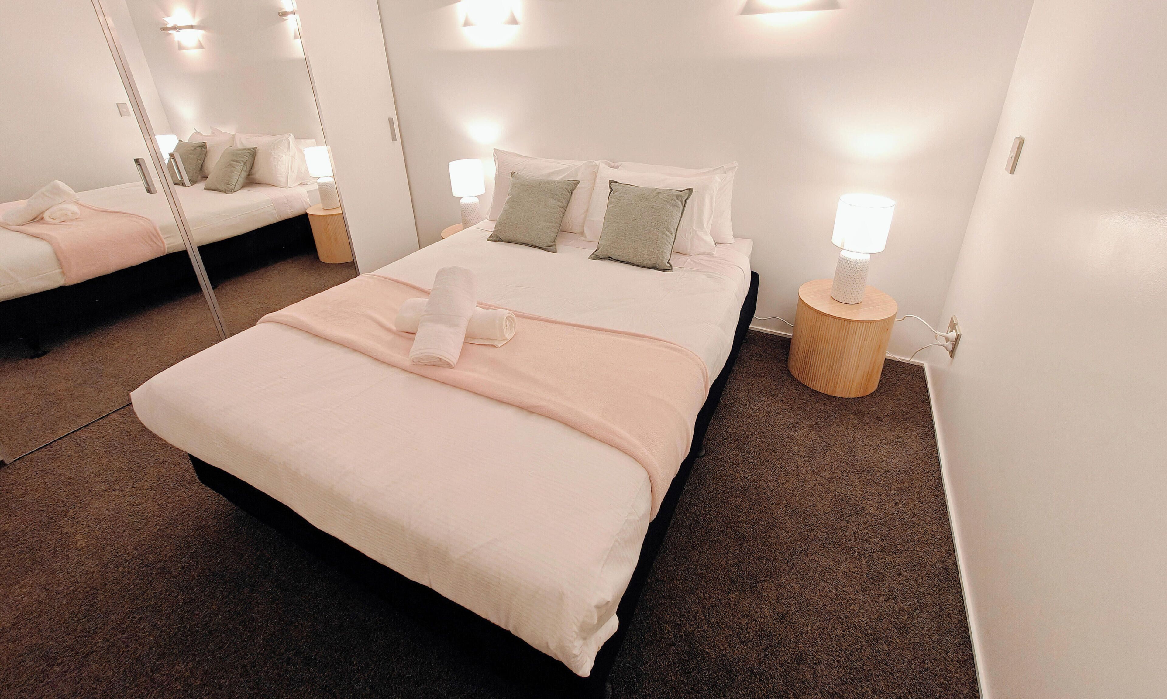 2 bedrooms, iron/ironing board, WiFi, bed sheets