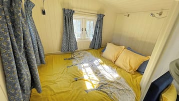 1 bedroom, WiFi (free), individually decorated, individually furnished