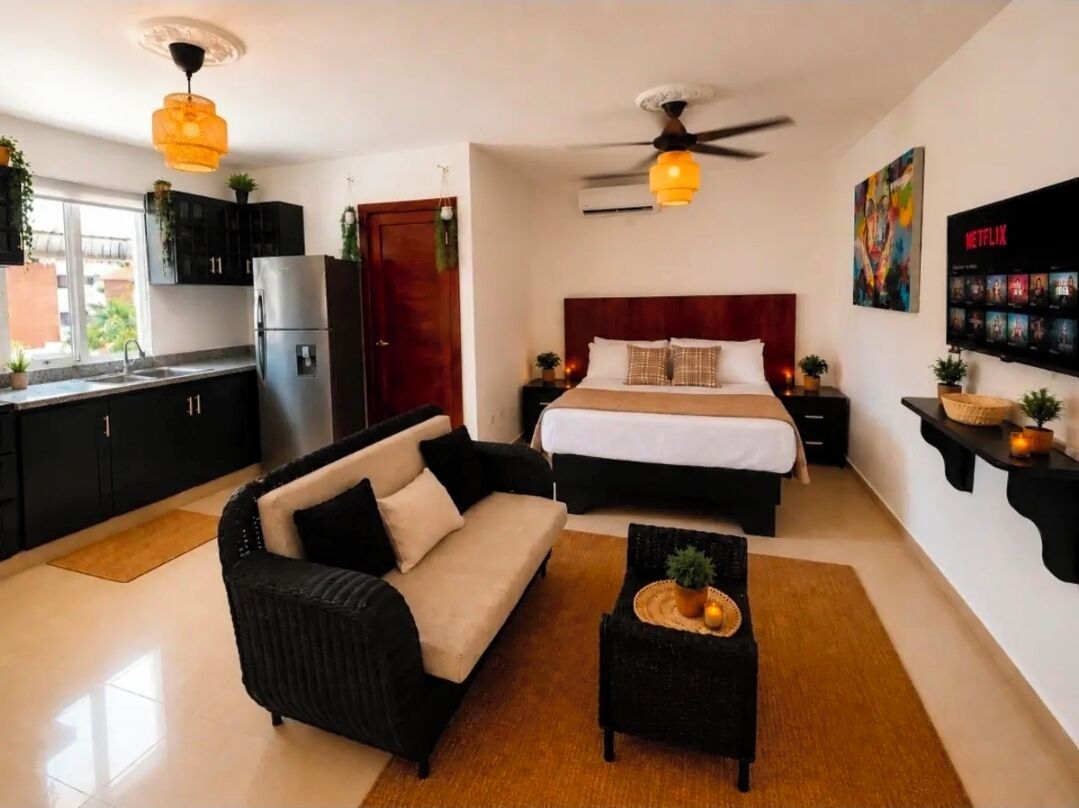 Junior Condo, Courtyard View