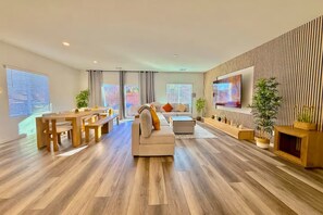 Smart TV - Lux Stay 3BR 4B•10 min Airport•15 min Sphere/LVCC (Las Vegas)