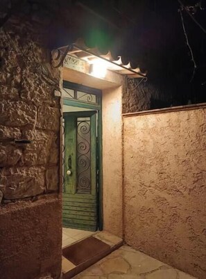 Exterior detail - Authentic Provencal stone house in the heart of nature, a stone's throw from Nice (Saint-Jeannet)