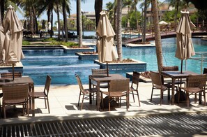 Outdoor dining - Vrbo Property (Aquiraz)