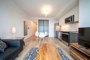 TV - Condo in the heart of Westboro (Ottawa)