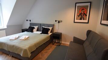 Apartment | 3 bedrooms, individually furnished, bed sheets