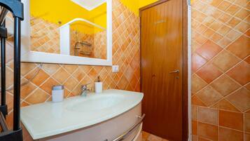 Douche, serviettes fournies