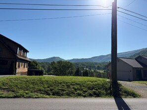 Property grounds - Free WiFi, Hot Tub, Jacuzzi, Sunroom (Sevierville)