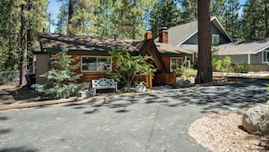 Exterior - Bear Hug Hideaway (Big Bear Lake)