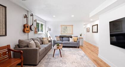 Near Red Rocks - Patio, Yard & Foothill Views