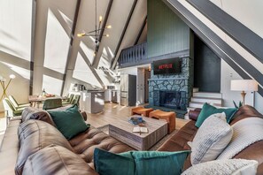 Smart TV - Modern A-Frame w/ Stunning Views of Pikes Peak I Hot Tub I Game Room (Woodland Park)