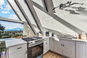 Private kitchen - Modern A-Frame w/ Stunning Views of Pikes Peak I Hot Tub I Game Room (Woodland Park)
