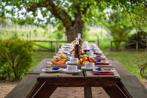 Outdoor dining - Sangiovese 14, Emma Villas (Montepulciano)