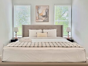 Iron/ironing board, WiFi, bed sheets - 10 Guest Penthouse Multi-Level Condo in ATL! (Atlanta)