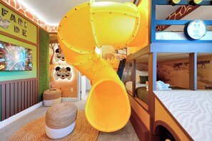 Children’s area - Amazing 11 bedrooms - Paradiso Grande ~ 5*Location ~ Pool (Orlando)