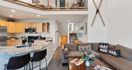 Telluride Lodge 518 by Avantstay Communal Hot Tub + Sauna + Mountain Views Steps to Gondola