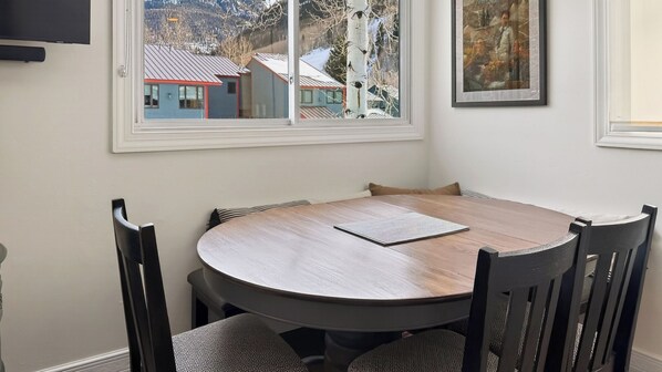 Interior - Telluride Lodge 518 by Avantstay Communal Hot Tub + Sauna + Mountain Views Steps to Gondola (Telluride)