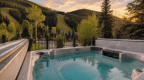 Telluride Lodge 518 by Avantstay Communal Hot Tub + Sauna + Mountain Views Steps to Gondola