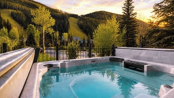 Apartment (3 Bedrooms) | Front of property