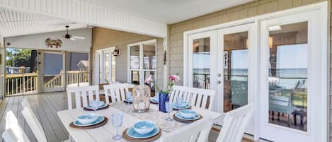 Outdoor dining