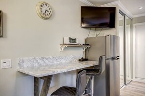 Interior - Mission Bay Studio Retreat (San Diego)