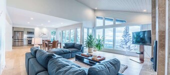 West Vancouver Luxury Hilltop Retreat Ocean Views
