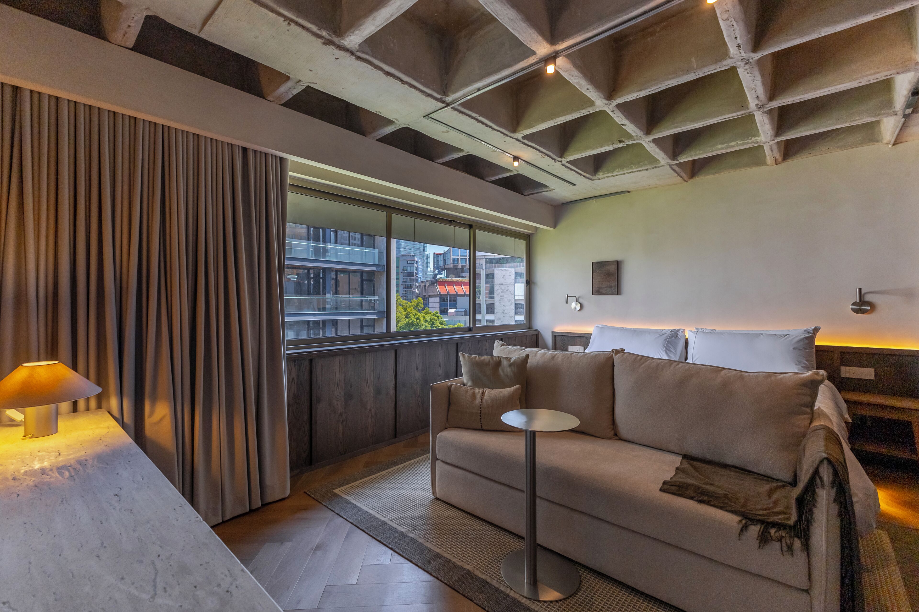 Comfort Studio | In-room safe, blackout drapes, iron/ironing board, free WiFi