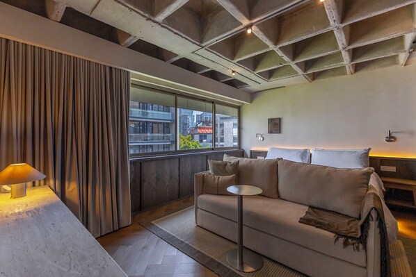 Studio tiện nghi đơn giản | Két bảo mật tại phòng, màn/rèm cản sáng, bàn ủi/dụng cụ ủi quần áo