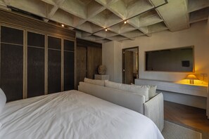 Estudi Comfort | Caixa forta a l'habitació, cortines opaques i planxa i posts de planxar 