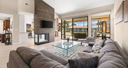 Rancho Mirage golf condo with pool, spa, mountain views, dining, and shopping nearby