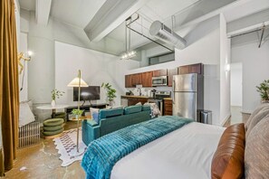 1 chambre, bureau, fer et planche à repasser, Wi-Fi gratuit