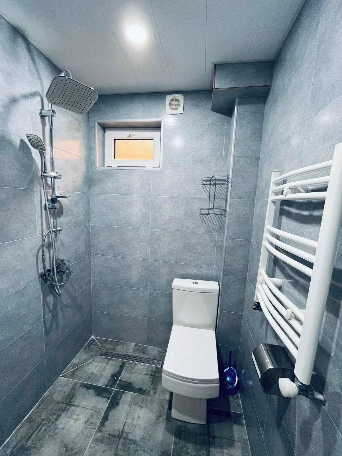 Comfort Apartment, 1 King Bed with Sofa bed, Balcony, City View | Bathroom