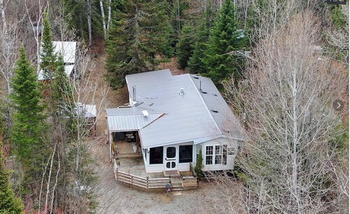 Cozy Algonquin-Area Cottage | ATV Trails, Lake Access, Fenced & Pet Friendly