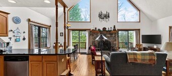 Mountain Retreat w Hot Tub, Grill, Deck & More!