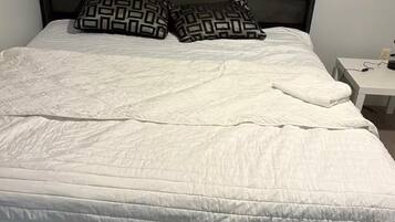 WiFi, bed sheets