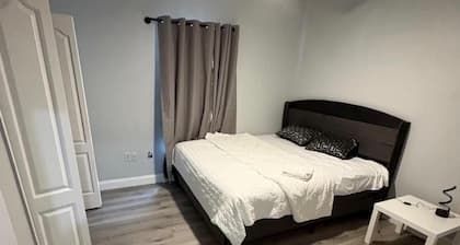 4 Bedroom Townhouse - Minutes to USF, Busch Gardens, Ybor City, and Casino