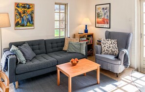 Smart TV, fireplace - Amazing home in Hals with sauna (Hals)
