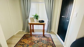 Interior - Only 7km from Lake Karapiro.
Bring the family to explore the beautiful Waikato. (Cambridge)