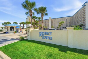 Exterior - Sunrises, blue water, white sand and sunsets! Gulf front condo (Panama City Beach)