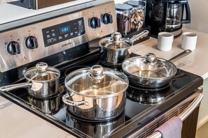 Fridge, microwave, oven, stovetop - The Edison Old City | Accessible 1 BR Suite w/ Shared Roofdeck | Ground Floor (Philadelphia)