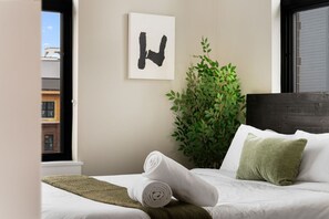 Desk, iron/ironing board, travel cot, WiFi - The Edison Old City | Signature 2 BR Suite w/ Shared Roofdeck (Philadelphia)