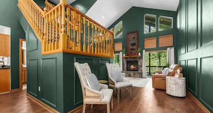 Spacious 3-Bedroom Resort Stay Near Golf & Pool