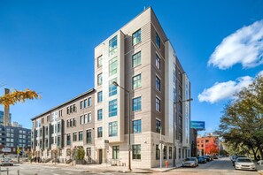 Exterior - The Edison Old City | Premier 2 BR Suite w/ River View + Shared Roofdeck (Philadelphia)