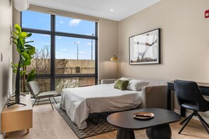 Desk, iron/ironing board, travel cot, WiFi - The Edison Old City | Signature 1 BR Suite w/ Shared Roofdeck (Philadelphia)