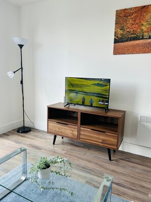 Interior - Modern 2BR Apartment Near Manchester City Centre (Salford)