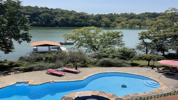 Piscine extérieure