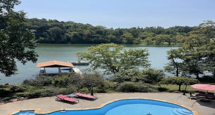 Tremendous 4-bedroom house with Boat Dock, Pool and Hot Tub in charming Harriman
