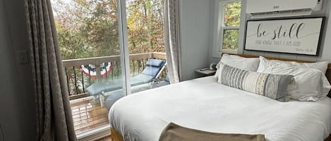 4 habitaciones, tabla de planchar con plancha y cuna de viaje