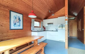 Fridge, microwave, stovetop, coffee/tea maker - 2 bedroom nice home in Westende (Westende)