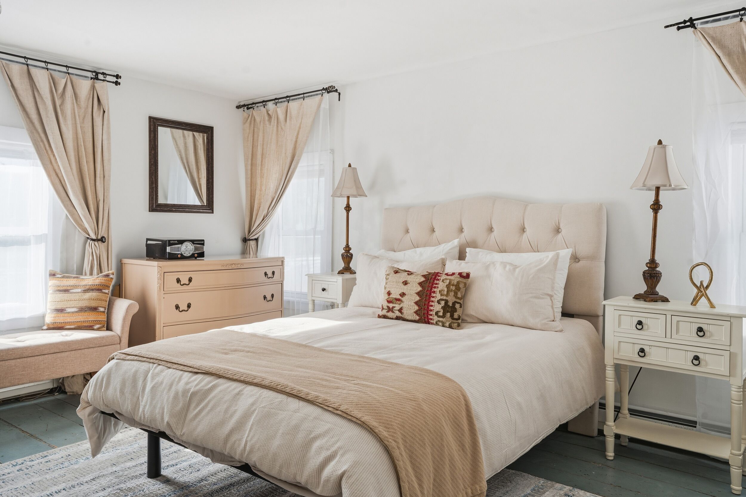 Iron/ironing board, WiFi, bed sheets